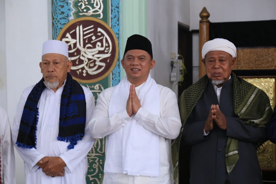 Bupati dan Wakil Bupati Labuhanbatu Shalat Idul Adha Bersama Di Mesjid Raya Ujung Bandar