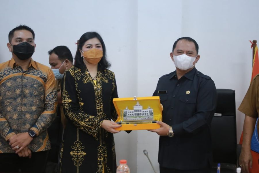 Bupati Erik Ingin Mutu Pendidikan Dilabuhanbatu Terus Meningkat