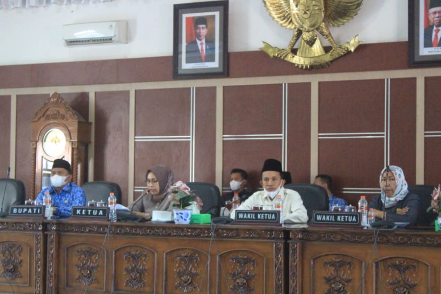 Bupati Labuhanbatu Hadiri Rapat Ranperda Tentang APBD TA 2022