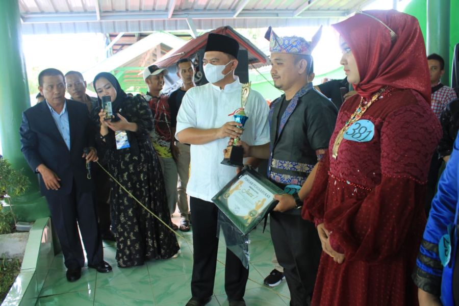 Bupati Labuhanbatu Tutup Kontes Liga Dangdut Waterboom Janji