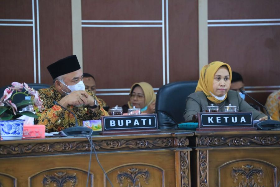 DPRD Kabupaten Labuhanbatu Setujui Ranperda Restribusi Perizinan Tertentu Menjadi Perda