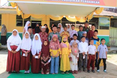 30 Anak Yatim Yayasan Pendidikan Islam Perdamean Terima Santunan 